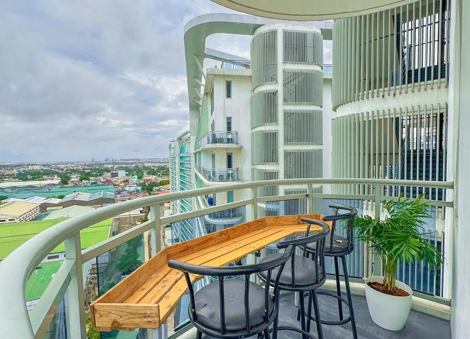 ***** فندق Corner Hideout - Azure Staycation Paranaque City الفلبين
